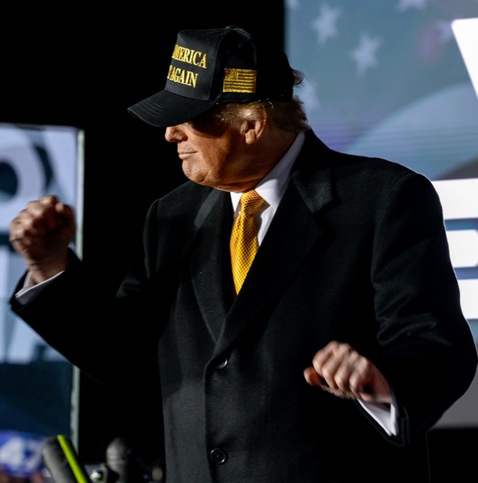 TRUMP GOLD MAGA 2024 HAT