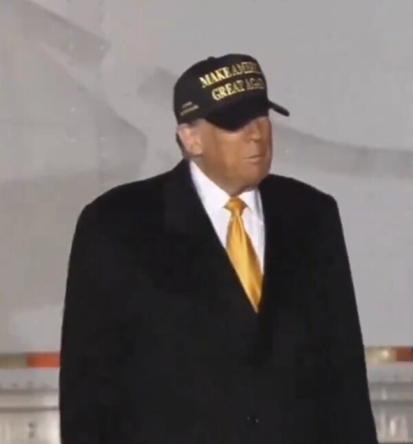 Official President Trump debuts the BLACK & GOLD MAGA HAT