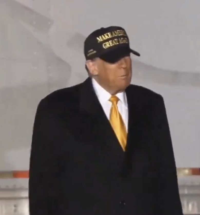 Official President Trump debuts the BLACK & GOLD MAGA HAT