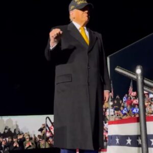 BLACK AND GOLD MAGA HAT