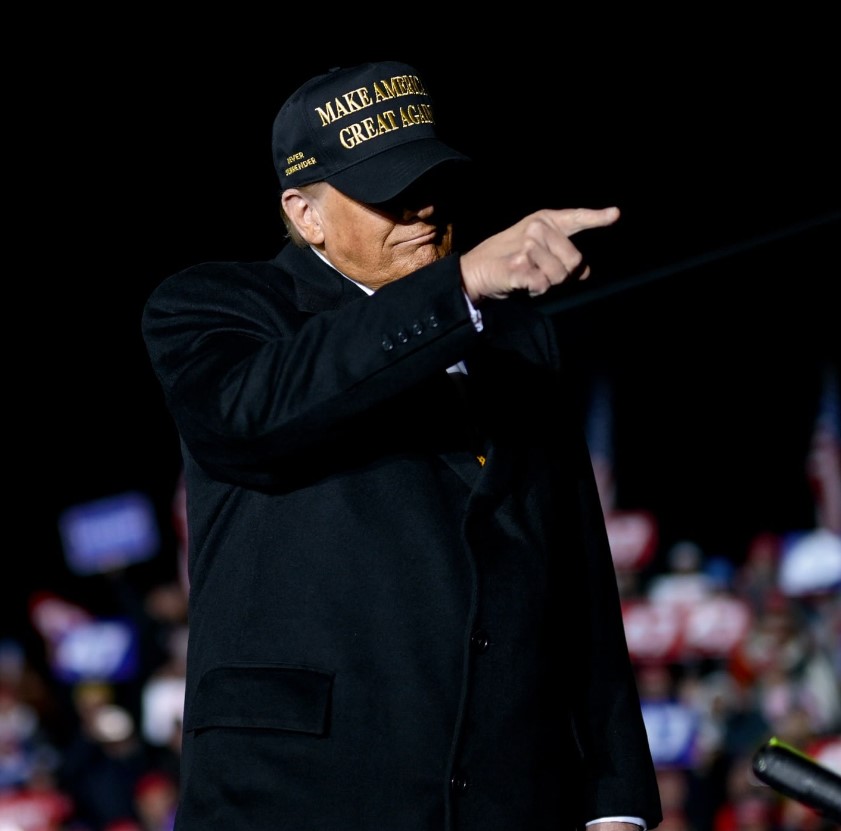 TRUMP GOLD DARK MAGA HAT